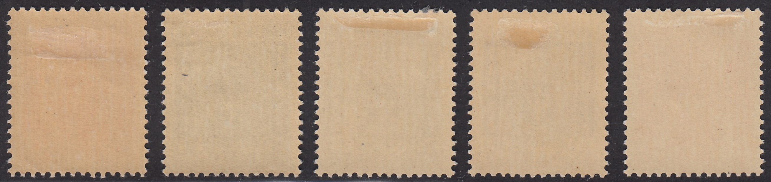 Alb47 - 1940 -  Segnatasse, stemma albanese, serie completa di 5 valori nuovi con gomma originale (1/5)