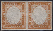 BA25_675 - 1863 - IV emissione c. 10 bistro scuro II tavola coppia orizzontale nuova con gomma integra (14Eb)