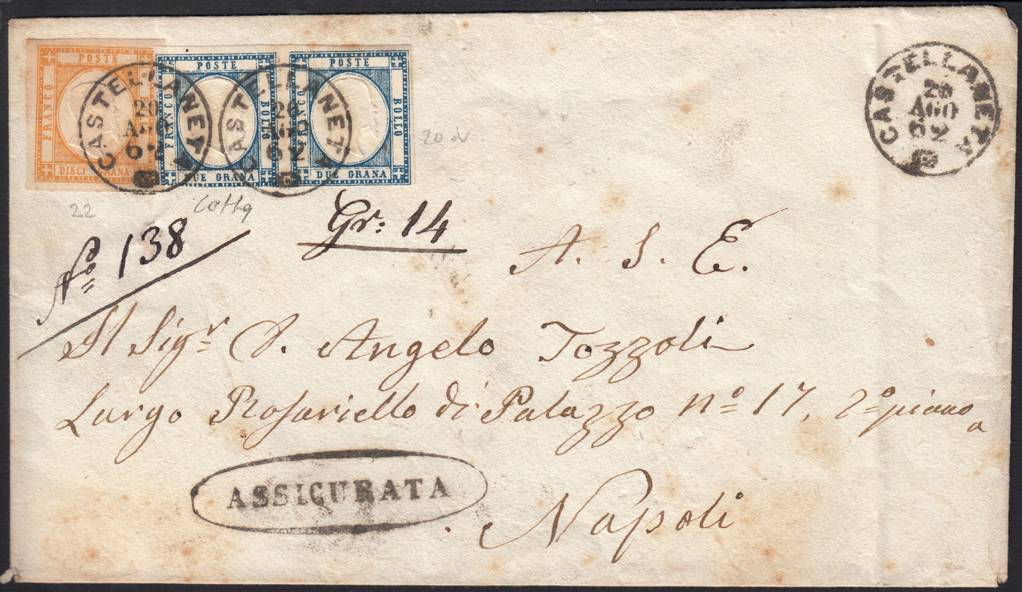 BO255_1 - 1862 - Lettera assicurata spedita da Castellaneta per Napoli 20/8/62 affrancata con 2 grana azzurro scuro + 10 grana arancio (20d + 22).