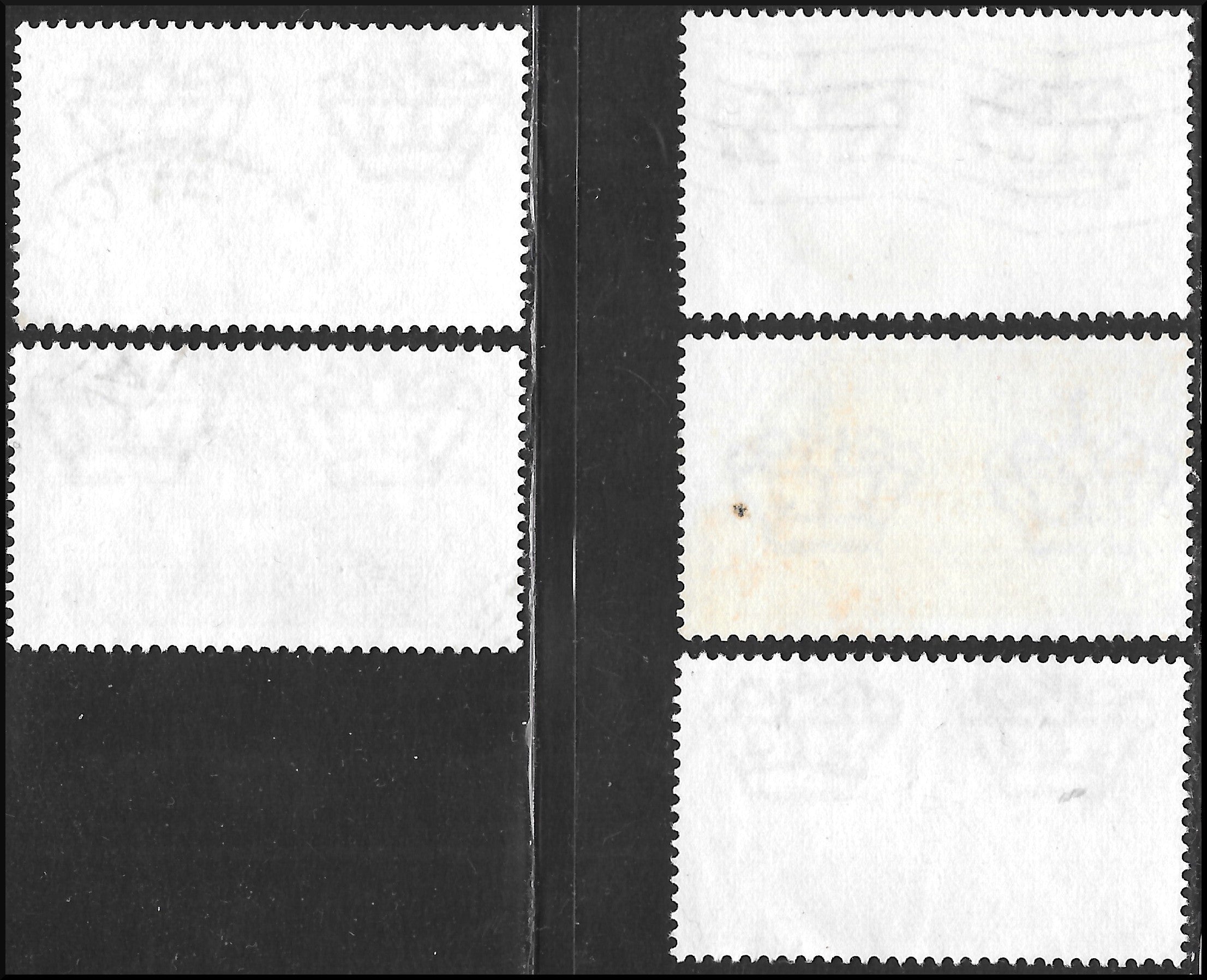 1930 – Virgilio, Diez recortes de un cartel publicitario sobre cartón grueso con una impresión perforada impresa en negro en el contorno y en diagonal la inscripción SAGGIO en mayúsculas.