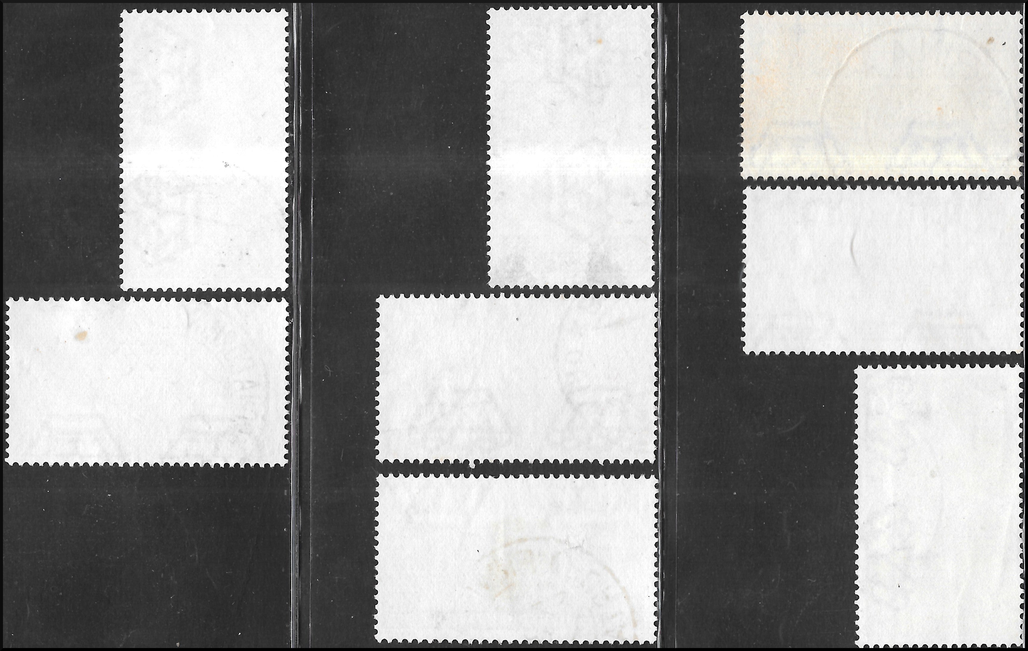 1930 – Virgilio, Diez recortes de un cartel publicitario sobre cartón grueso con una impresión perforada impresa en negro en el contorno y en diagonal la inscripción SAGGIO en mayúsculas.