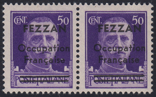 1945 - Occupazione francese del Fezzan, francobollo d'Italia della serie Imperiale c. 50 violetto soprastampato FEZZAN Occupation Francaise e sbarrette su Poste Italiane nuovo con gomma integra, coppia orizzontale (1).