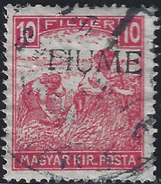 F162 - 1918 - Mietitori, 10 filler carminio cifre bianche soprastampa a mano FIUME del II tipo usato (22/IIa)