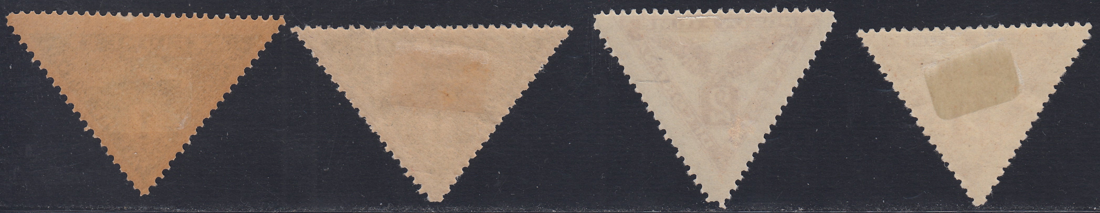 Fiume335 - 1919/20 - Francobolli per giornali formato triangolare, 2c. giallo bruno I e Ii tipo e 1c. verde oliva I e II tipo nuovi con gomma originale (3/5+5A)