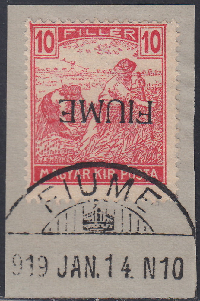 Fiume638 - 1918 - MIetitori 10 filler carminio cifre rosse soprastampa capovolta usato su frammento (8aac)