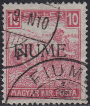 Fiume653 - 1918 - Mietitori di Ungheria, 10 filler rosso "cifre bianche" soprastampato FIUME a macchina usato (22a)