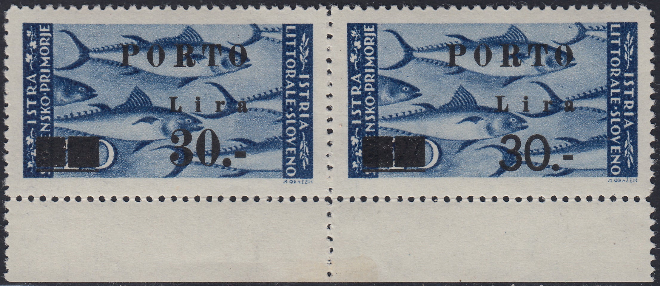 LS26 - 1946 - Segnatasse soprastampate, 30L. su 20 azzurro coppia orizzontale con cifre normali a sinistra e cifre sottili a destra, nuova con gomma (19 + 19B)