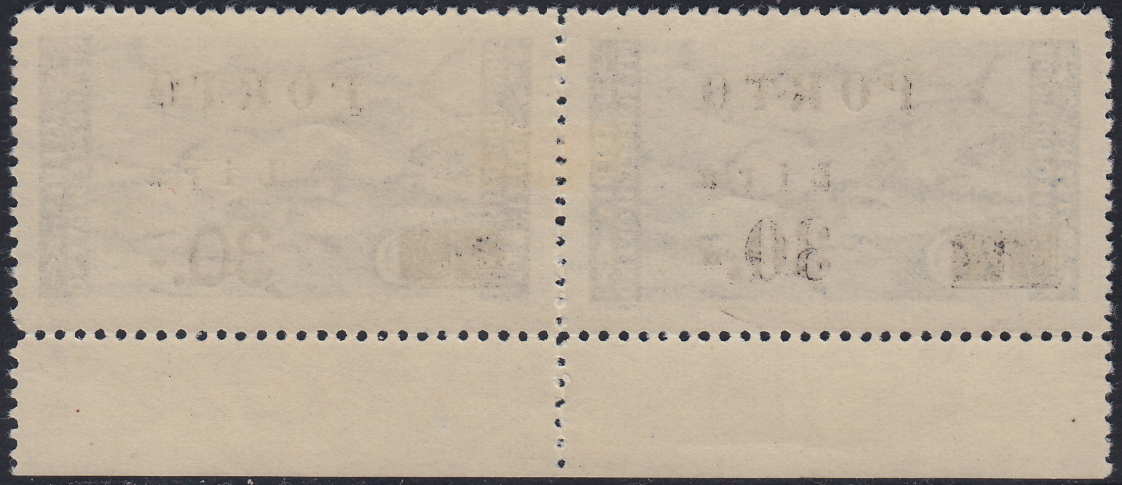 LS26 - 1946 - Segnatasse soprastampate, 30L. su 20 azzurro coppia orizzontale con cifre normali a sinistra e cifre sottili a destra, nuova con gomma (19 + 19B)