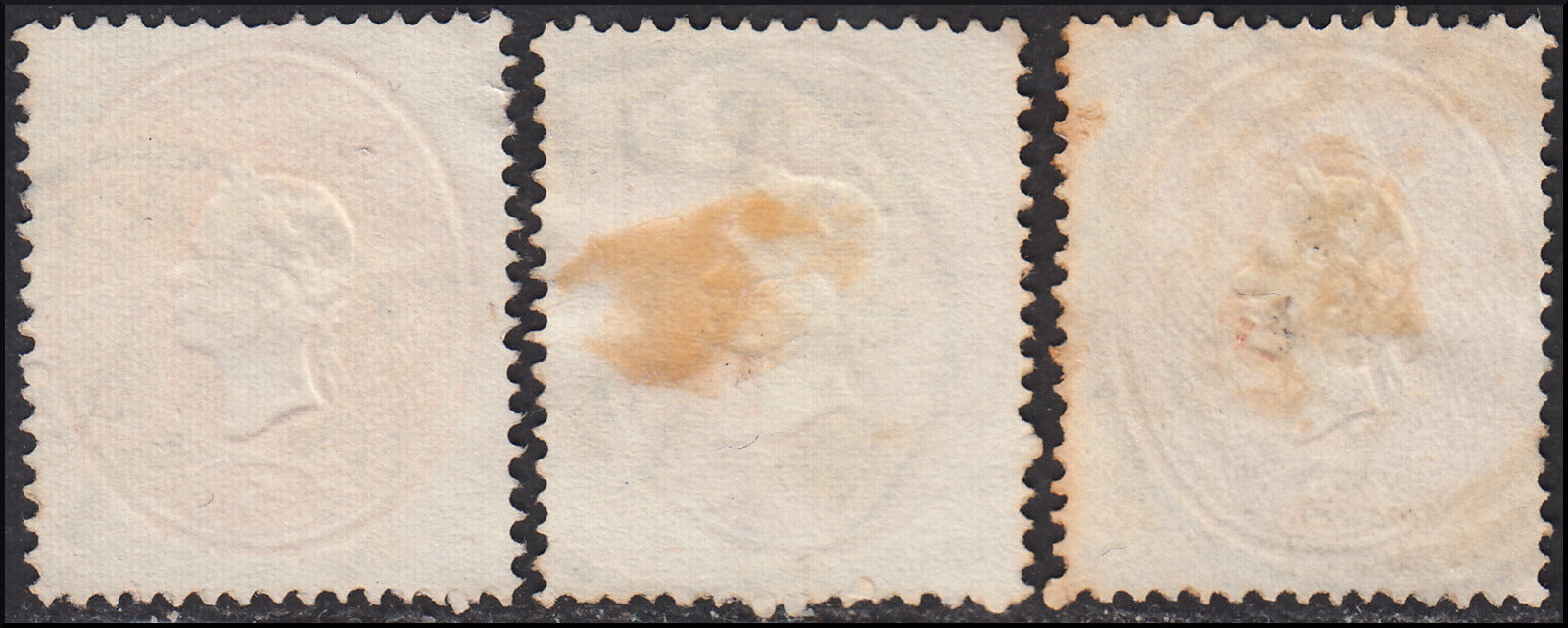 1858 - Franqueo adeudado para periódicos, 4 kr. Rojo opaco usado en restos de periódico (4)