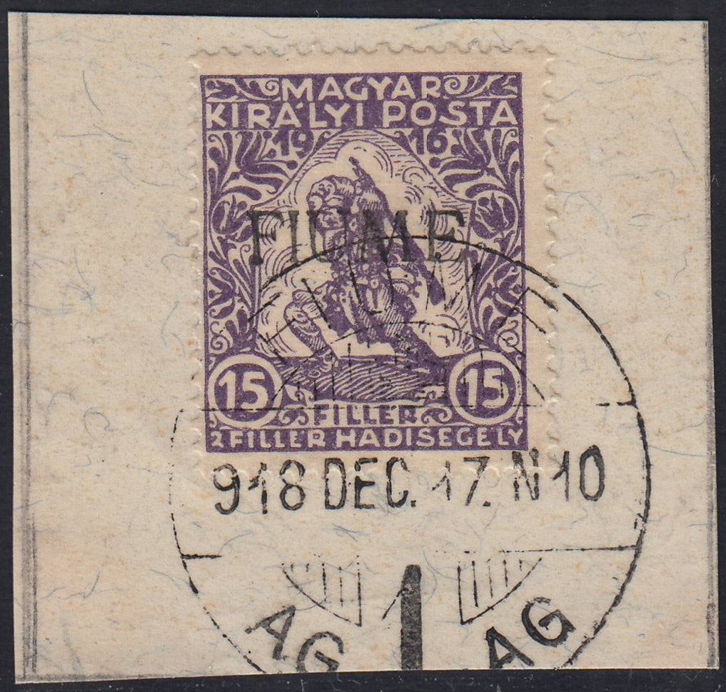 ND120 - 1918 - Francobollo d'Ungheria "Beneficenza", 15 filler (+2) violetto, soprastampa a mano FIUME del VI tipo, usato su frammento (2/VI)
