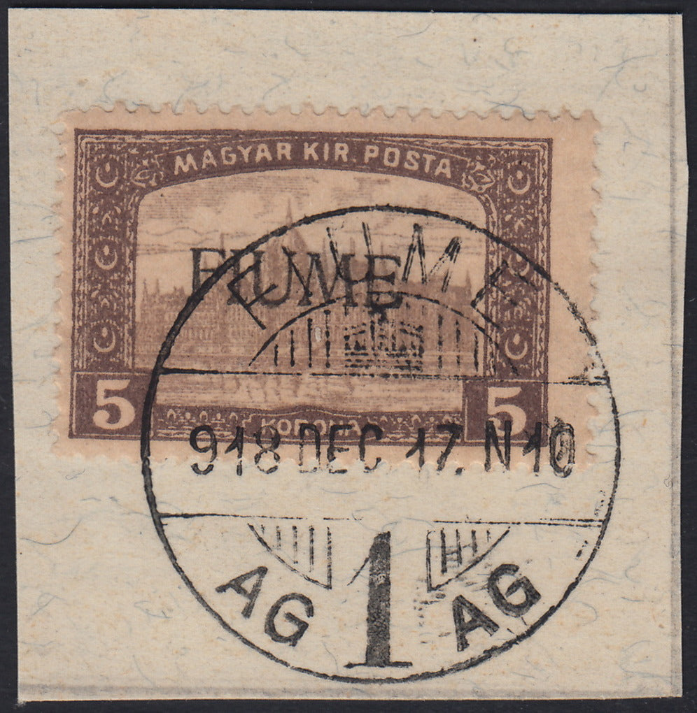 ND131 - 1918 - Francobollo d'Ungheria "Parlamento", 5 korone bruno e bruno chiaro, soprastampa a mano FIUME del III tipo, usato su frammento (20/III)