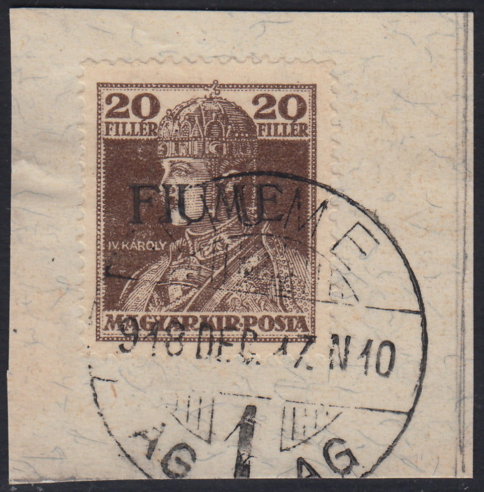 ND133 - 1918 - Francobollo d'Ungheria "Carlo e Zita", 20 filler bruno, soprastampa a mano FIUME del V tipo, usato su frammento (25/V)
