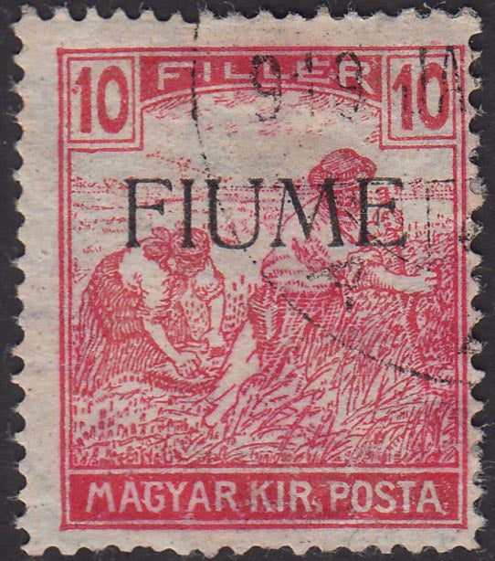 PP711 - 1918 - Mietitori di Ungheria, 10 filler rosso carminio soprastampato FIUME a macchina usato (8a)