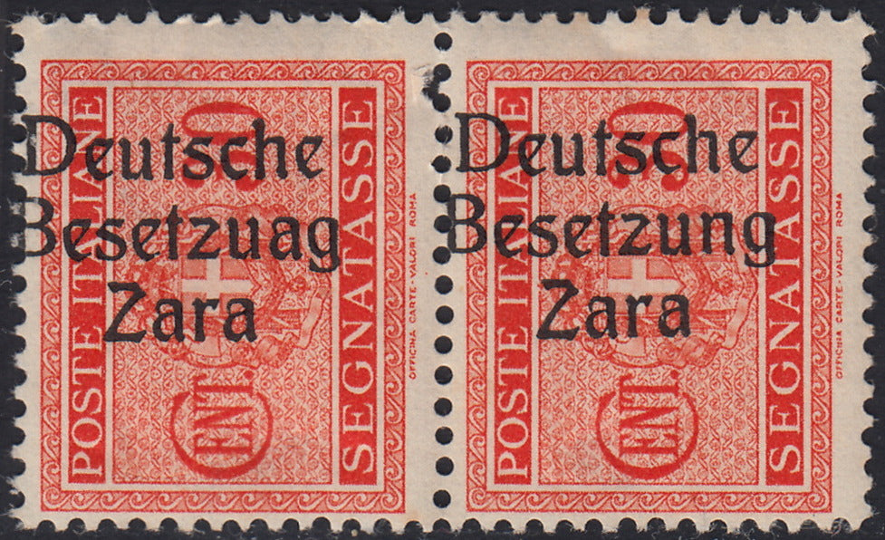 RM10_16 - 1943 - Occupazione tedesca di Zara, Segnatasse c. 30 arancio soprastampato "Deutsche BesetzuAg Zara" in coppia con esemplare normale e con soprastampa fortemente spostata a sinistra nuovo con gomma originale (5ba+5b)