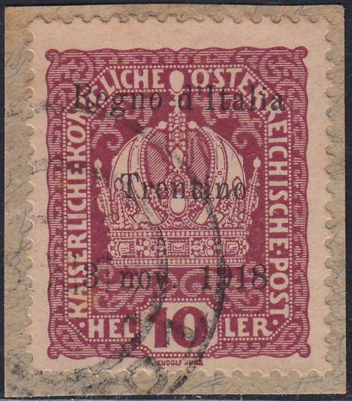 RM10_220 - 1918 - Francobolli d'Austria soprastampati "Regno d'Italia / Trentino / 8 nov. 1918", 10 heller lacca usato su frammento (4)