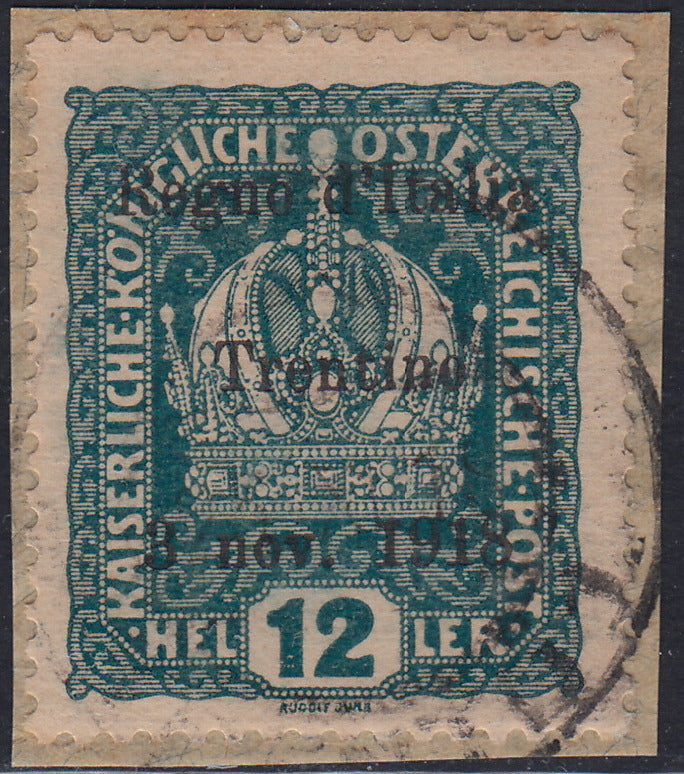 RM10_221 - 1918 - Francobolli d'Austria soprastampati "Regno d'Italia / Trentino / 8 nov. 1918", 12 heller verde azzurro usato su frammento (5)