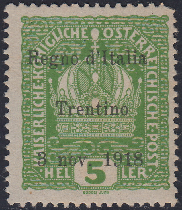 RM10_34 - 1918 - Francobolli d'Austria soprastampati "Regno d'Italia / Trentino / 8 nov. 1918", 5 heller verde giallo nuovo con gomma originale (2)