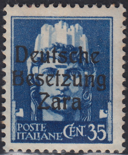 RM10_65 - 1943 - Occupazione tedesca di Zara, c. 35 azzurro soprastampato "Deutsche Besetzung Zara" e varietà tipografica "B" tagliata in alto nuovo con gomma originale (7h)