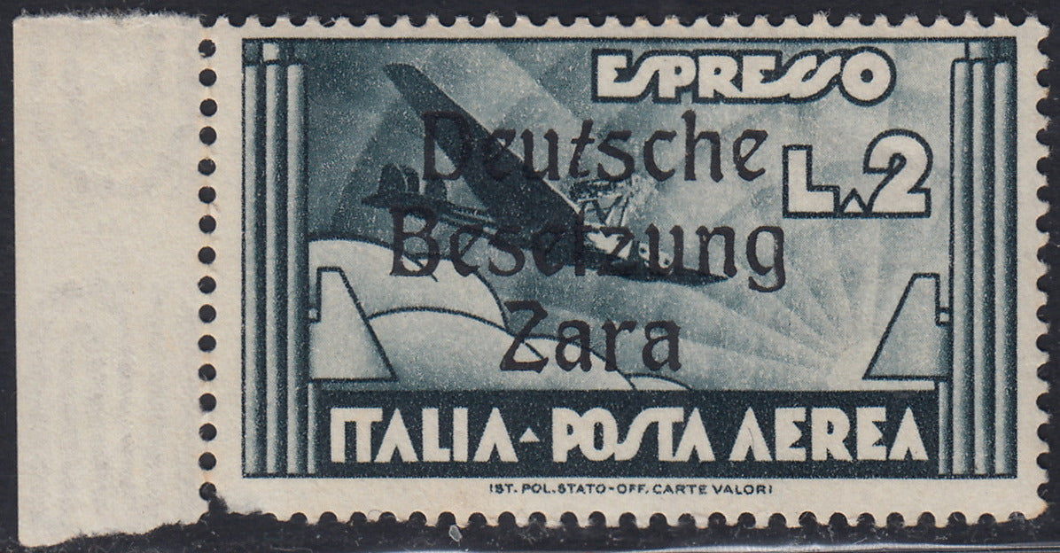 RM10_79 - 1943 - Occupazione tedesca di Zara, Posta Aerea L. 2 ardesia soprastampato "Deutsche BesetzuUg Zara" errore tipografico "T" inclinata nuovo con gomma integra (9za)