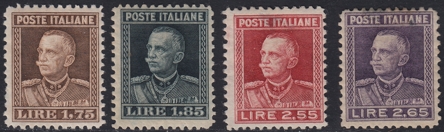 RN167 - 1927 - Effigie di Vittorio Emanuele III. Stampa Calcogafrica, serie completa gomma originale, (214/217)