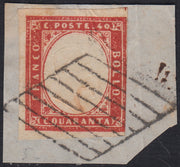 Sard471 - 1860 - IV emissione c. 40 carminio usato su frammento con griglia pontificia (16Ca)