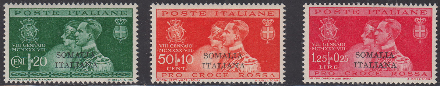 SOM26 - 1930 - Nozze del Principe Umberto, serie di tre valori, nuova con gomma originale (130/132)