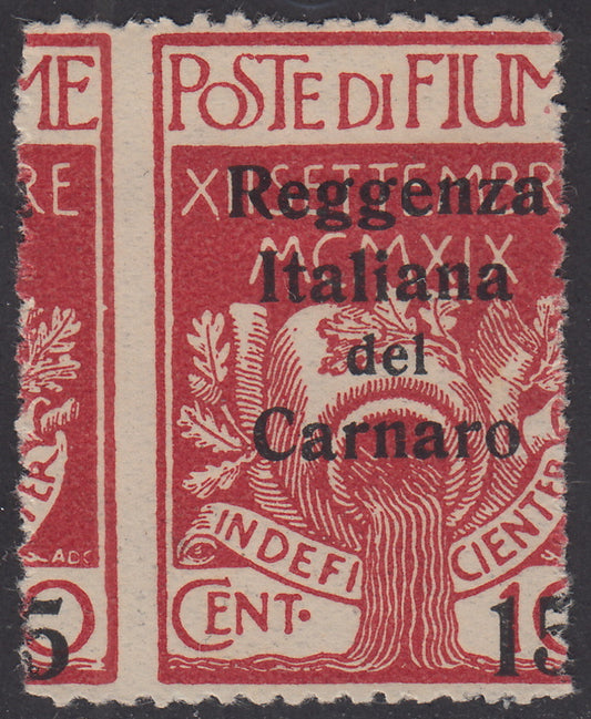 V138 - 1920 - Legionarios de Fiume, c. 15 en c. 10 carmín sobreimpreso Regencia italiana de Carnaro, ejemplo con perforación izquierda fuertemente desplazada hacia la izquierda, nuevo con goma (135zmad)