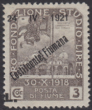 V527 - 1921 - Pro Fondazione Studio soprastampati COSTITUENTE FIUMANA L. 3 bruno grigio con spazio tipografico tra Costituente e Fiumana nuovo con gomma (173nk)