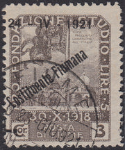 V528 - 1921 - Pro Fondazione Studio soprastampati COSTITUENTE FIUMANA L. 3 bruno grigio "C di Costituente fortemente spostata in alto" usato (173nba)