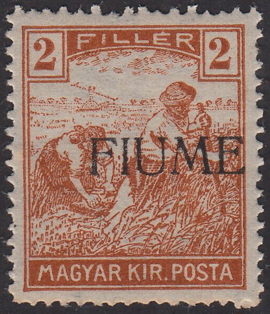 V57 - 1918 - Sello postal de Hungría de la serie Reapers, 2 rellenos de color marrón amarillento con sobreimpresión a máquina fuertemente desplazada hacia la derecha, nuevo con goma (4 de febrero)