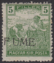 V67 - 1918 - Francobollo d'Ungheria della serie Mietitori, 5 filler verde giallo con soprastampa a macchina F UME nuovo con gomma (6d)