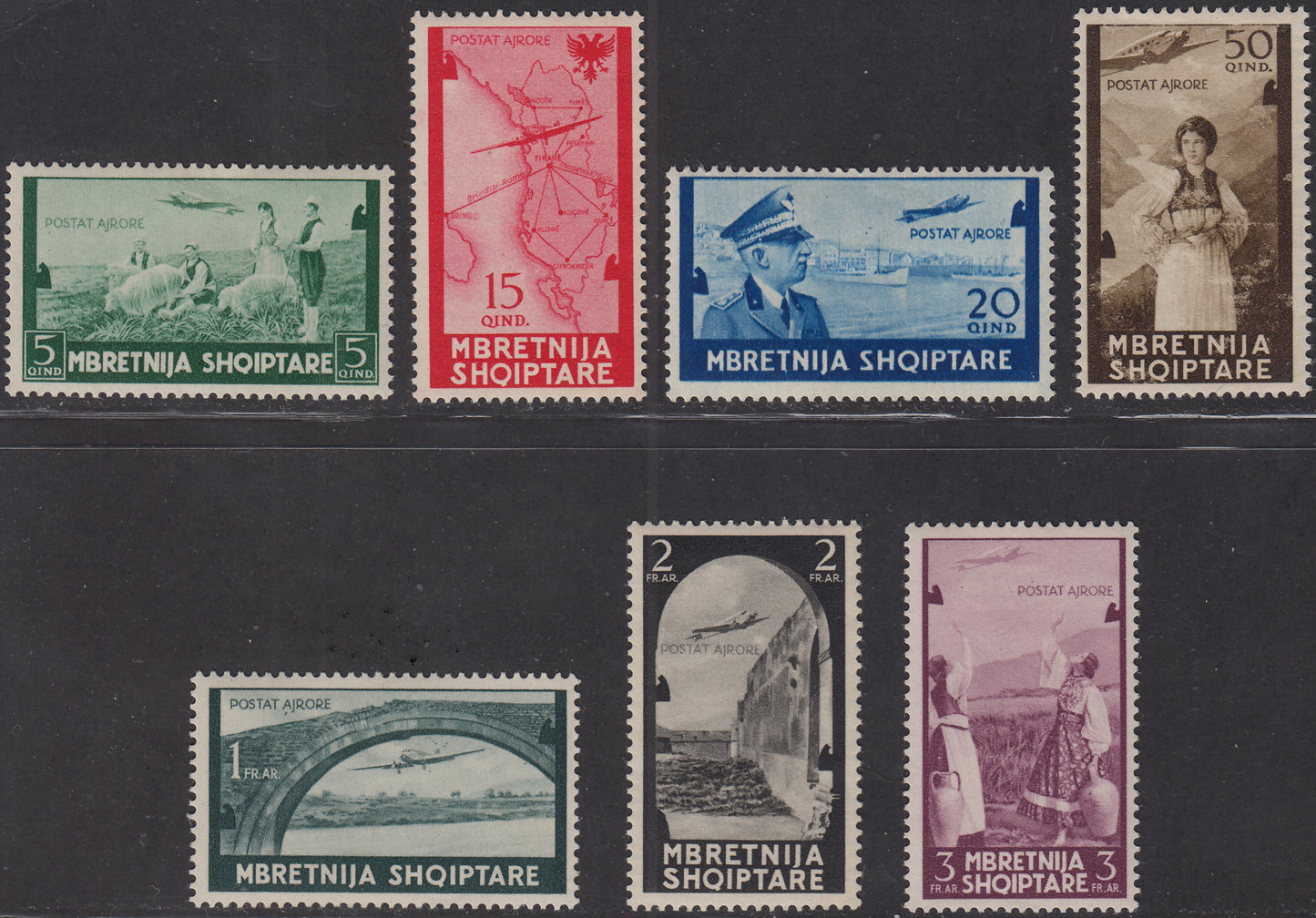 1940 - Airmail, ordinary series, various subjects and formats, complete series of 7 new stamps with original gum (5/11). 